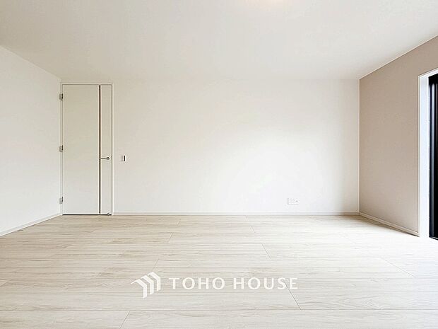 落ち着いた雰囲気に包まれた伸びやかな空間で、ゆったりと家族団らんの時間を過ごせます。