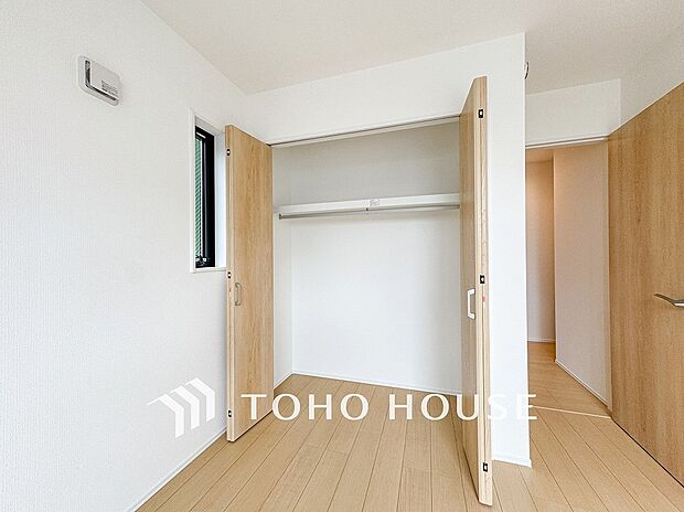 広々したロフトは多目的に使える便利な空間。