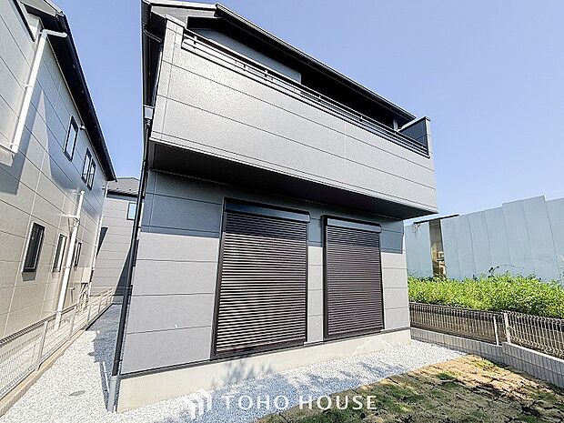 閑静な住宅街の一角、ひと時のくつろぎが生まれ、ゆっくりと愛着が育まれていきます。