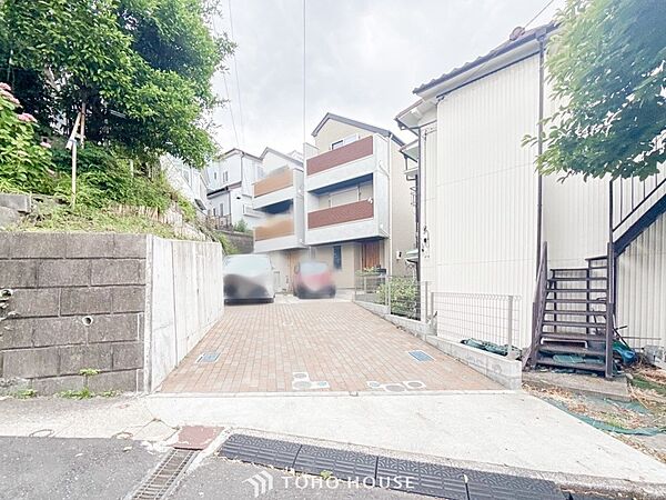 閑静な住宅街の一角、ひと時のくつろぎが生まれ、ゆっくりと愛着が育まれていきます。