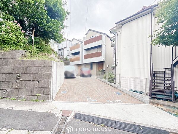 閑静な住宅街の陽当りに恵まれた土地で寛ぎに満ちた生活を。