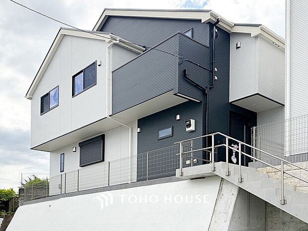 表現された空間は豊かな光と風を纏い、暮らしの時間を豊かにしてくれます。
