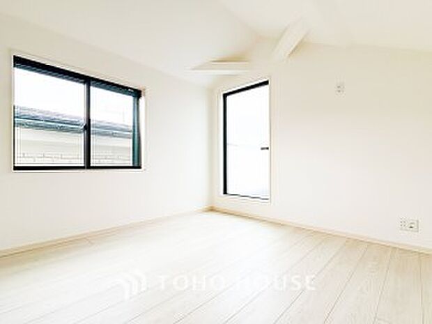 環境の良い場所にセンス良く暮らしたい、こだわりの室内には至福のシーンが繰り広げられます。