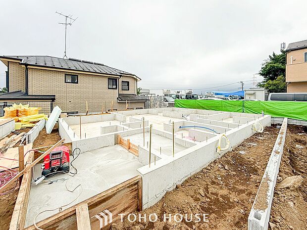 閑静な住宅街の陽当りに恵まれた土地で寛ぎに満ちた生活を。