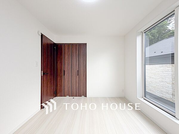 1日の疲れを癒し、心地よく寛げるようゆったりとした広さを確保しています。