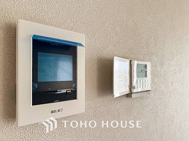 誰が来てもわかる様にモニター付きインターホンを設置。