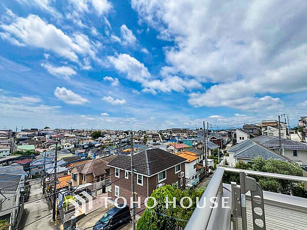 開放的で気持ちの良い眺望と青い空を満喫できます。