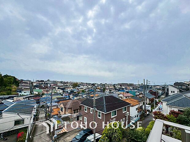 開放的で気持ちの良い眺望と青い空を満喫できます。