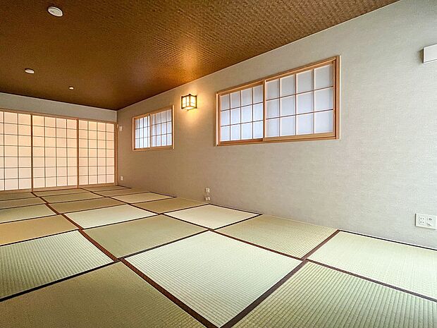和室「家族団らん」 「来客時の客間」 等々多目的なスペースとして活用出来る便利な空間です。