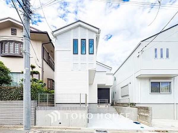 閑静な住宅地で小さなお子様がいるご家族にも安心な住環境が魅力です。