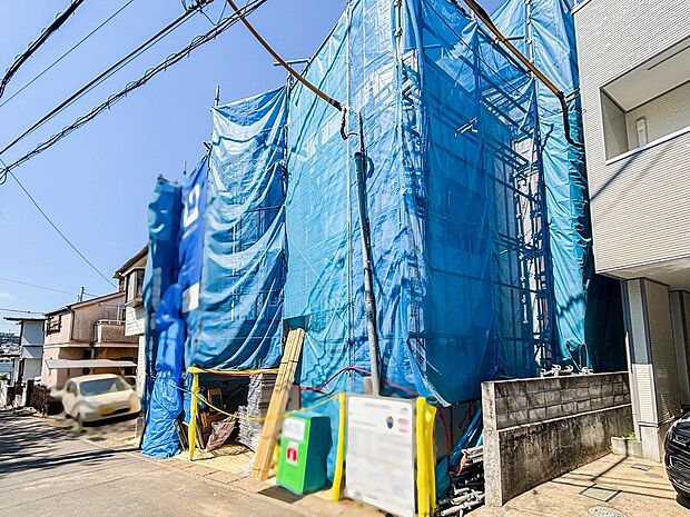 閑静な住宅街の一角、ひと時のくつろぎが生まれ、ゆっくりと愛着が育まれていきます。