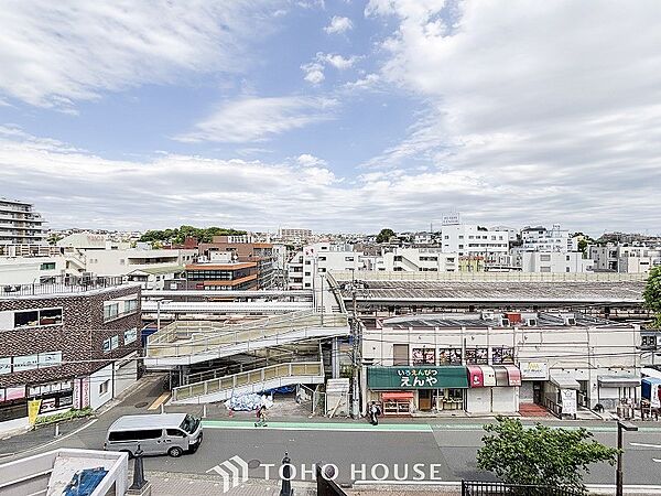 開放的で気持ちの良い眺望と青い空を満喫できます。