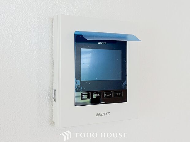 誰が来てもわかる様にモニター付きインターホンを設置。快適と安らぎを合わせた優しい設計。