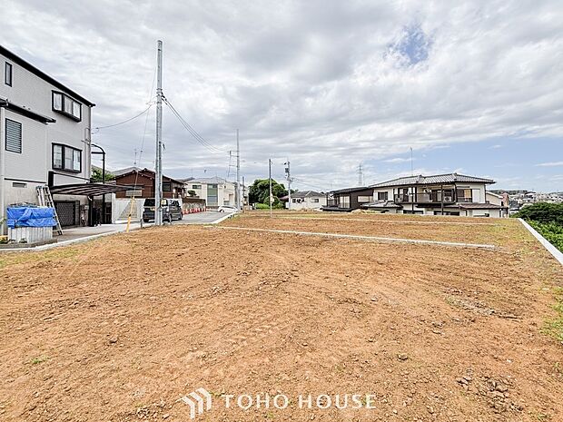 閑静な住宅地で小さなお子様がいるご家族にも安心な住環境が魅力です。