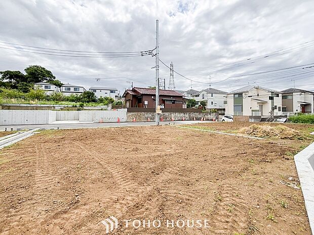 現地外観写真『快適』は「家」と「街」と「環境」が調和した時に訪れるだと改めて感じさせてくれます。