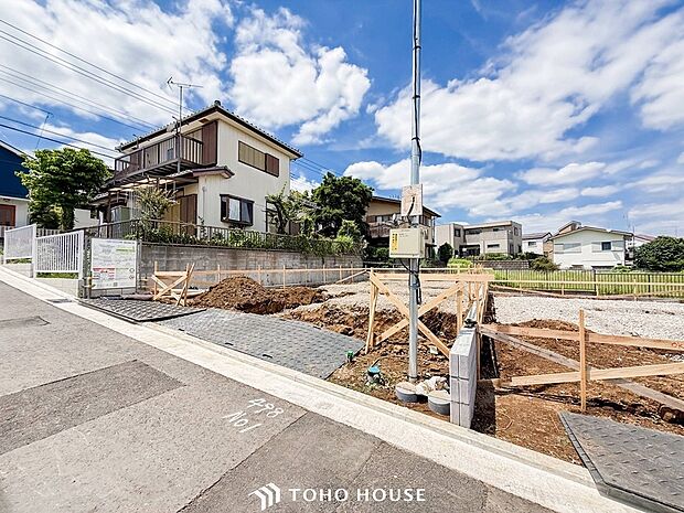 閑静な住宅街の陽当りに恵まれた土地で寛ぎに満ちた生活を。