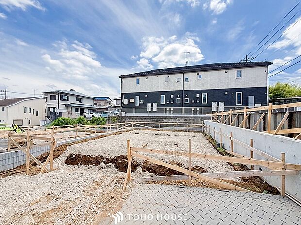 閑静な住宅街の陽当りに恵まれた土地で寛ぎに満ちた生活を。