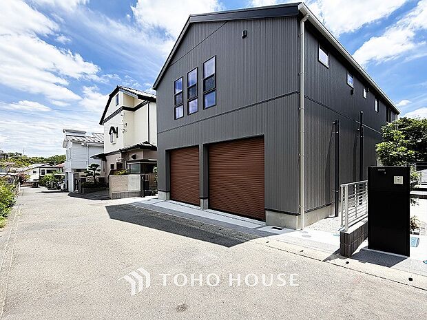 閑静な住宅街の一角、ひと時のくつろぎが生まれ、ゆっくりと愛着が育まれていきます。