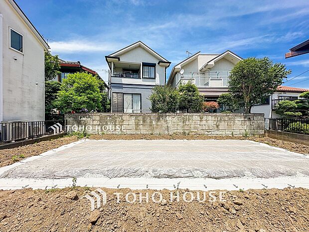 閑静な住宅街の陽当りに恵まれた土地で寛ぎに満ちた生活を。