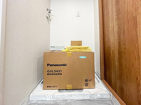 洗濯機を配置しても十分なスペースを確保しております。