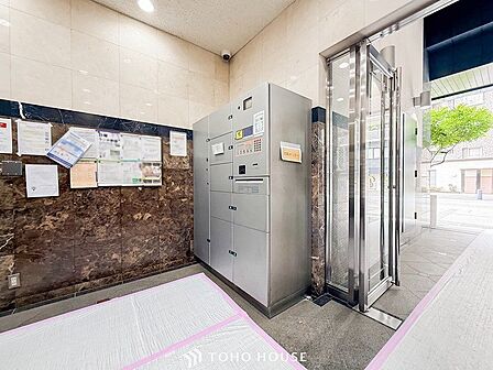 普段留守がちなご家族にも安心な宅配ボックスを完備。