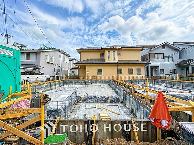 閑静な住宅街の陽当りに恵まれた土地で寛ぎに満ちた生活を。