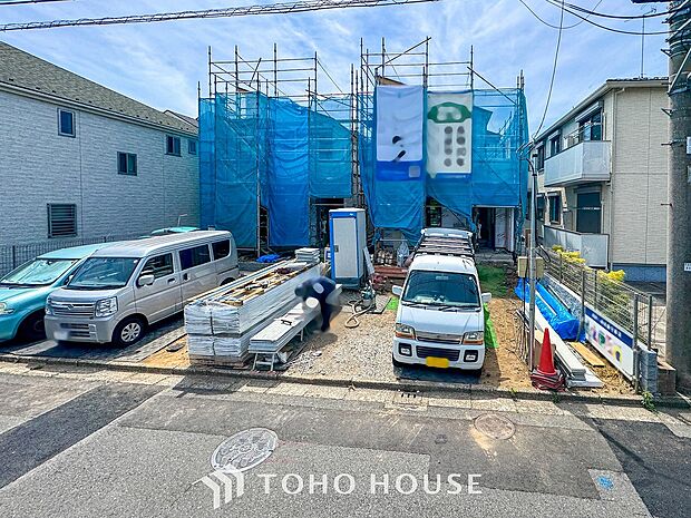 住む人を映し出す洗練された佇まいは、いつまでも輝き続けながらいつしか街の風景に溶け込んでいきます。