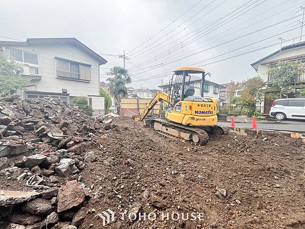閑静な住宅街の陽当りに恵まれた土地で寛ぎに満ちた生活を。