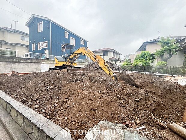 閑静な住宅街の陽当りに恵まれた土地で寛ぎに満ちた生活を。
