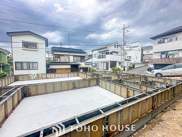 閑静な住宅街の一角、ひと時のくつろぎが生まれ、ゆっくりと愛着が育まれていきます。
