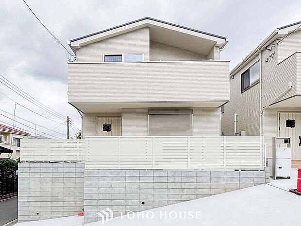 閑静な住宅街の一角、ひと時のくつろぎが生まれ、ゆっくりと愛着が育まれていきます。