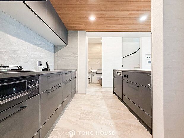 家族の健康を支えるキッチン。毎日使う場所だから気持よく使えて、居心地の良い空間に。