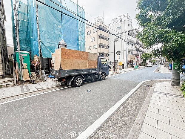時代の流れに惑わされないシックなカラートーンで街並みに溶け込む外観。