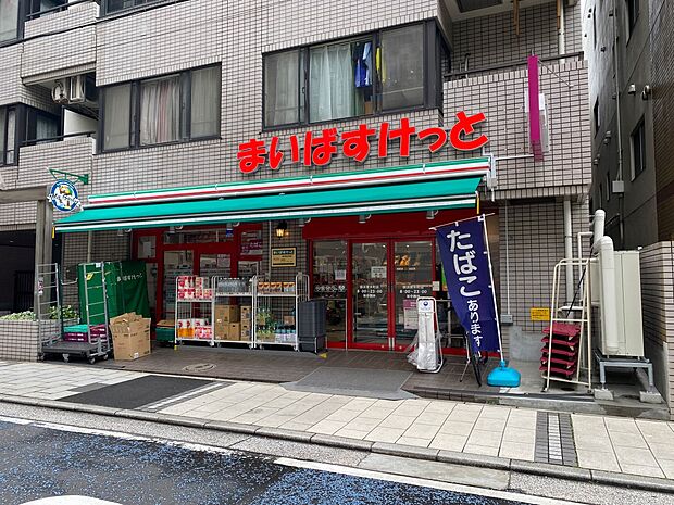 イオン系列の小型スーパー。食品、雑貨等、生活に必要なものをコンパクトに手に入れることができます。
