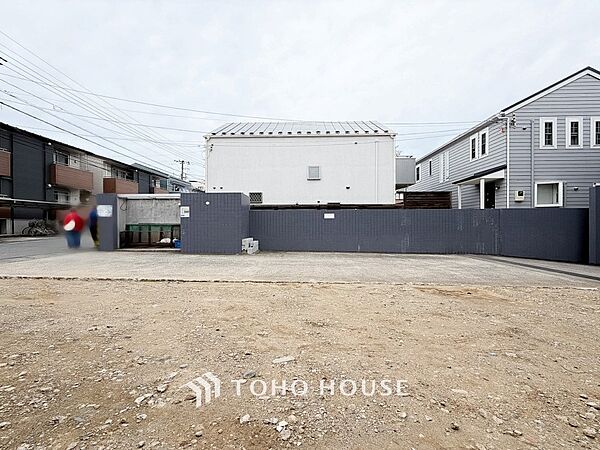 毎日のお散歩も快適な閑静な住宅地。穏やかな暮らしを実現できるロケーションです。
