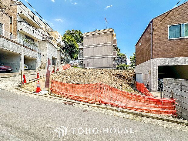 閑静な住宅街の一角、ひと時のくつろぎが生まれ、ゆっくりと愛着が育まれていきます。