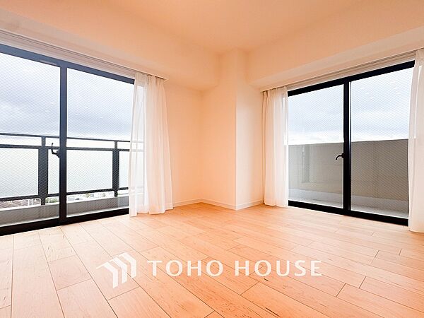 落ち着いた雰囲気に包まれた伸びやかな空間で、ゆったりと家族団らんの時間を過ごせます。