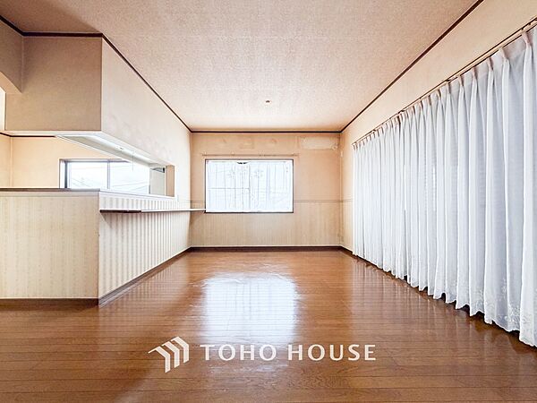 落ち着いた雰囲気に包まれた伸びやかな空間で、ゆったりと家族団らんの時間を過ごせます。