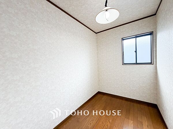 衣類だけでなく大きな荷物も収納でき、お部屋がすっきりします。