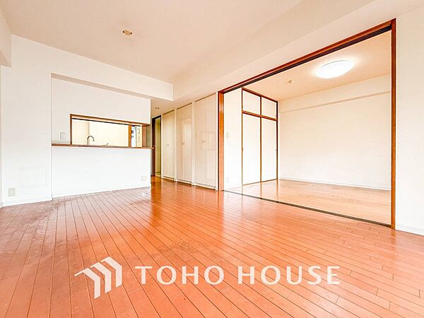 美味しいお料理も楽しいお喋りもキッチンを中心に広がります。
