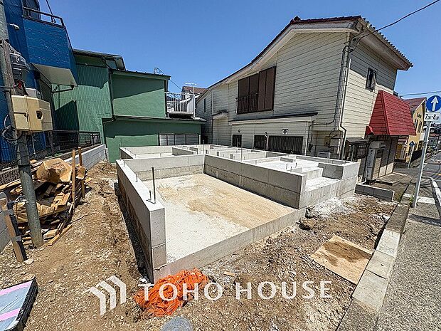 閑静な住宅街の一角、ひと時のくつろぎが生まれ、ゆっくりと愛着が育まれていきます。