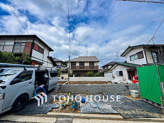 閑静な住宅街の陽当りに恵まれた土地で寛ぎに満ちた生活を。