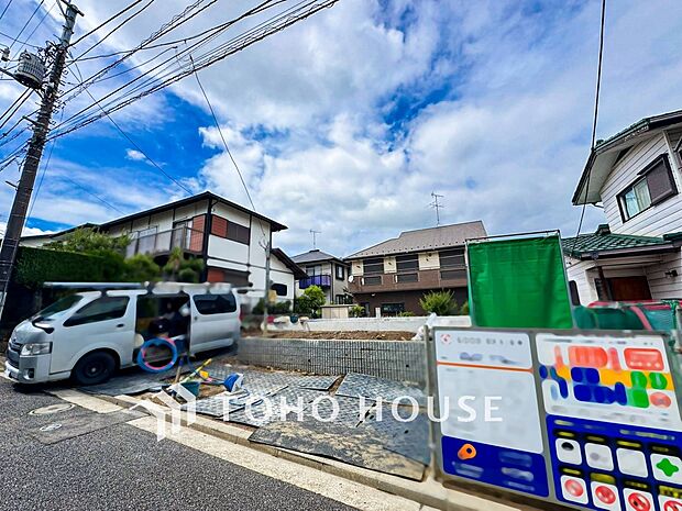 閑静な住宅街の一角、ひと時のくつろぎが生まれ、ゆっくりと愛着が育まれていきます。