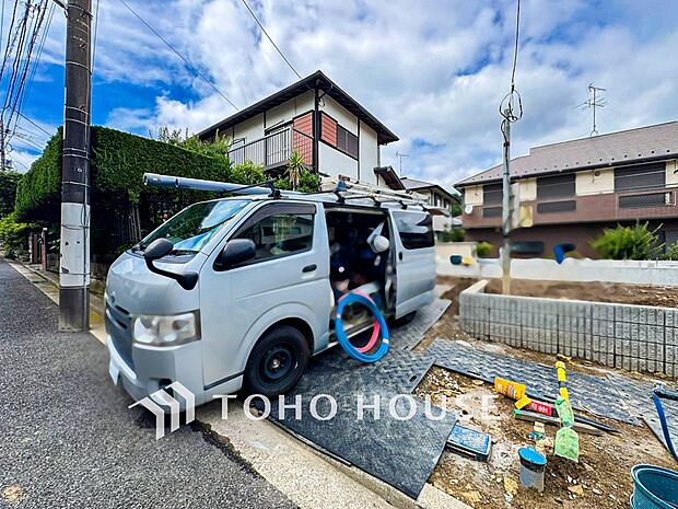 カースペースはお車2台分のゆとりある広さがあります。