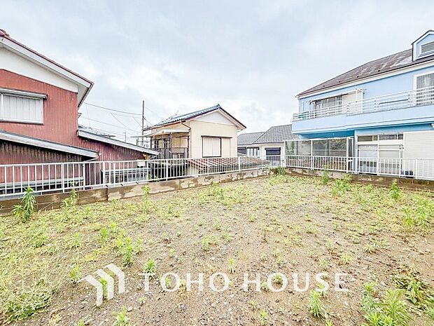 閑静な住宅街の一角、ひと時のくつろぎが生まれ、ゆっくりと愛着が育まれていきます。