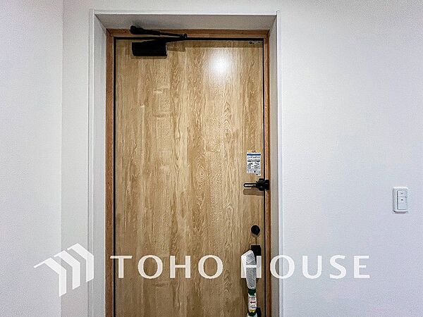居住者の帰り、訪れる方を優しく迎えてくれる玄関です。