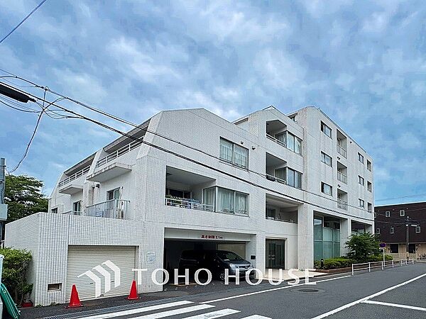 前面道路含む現地写真『快適』は「家」と「街」と「環境」が調和した時に訪れるだと改めて感じさせてくれます。