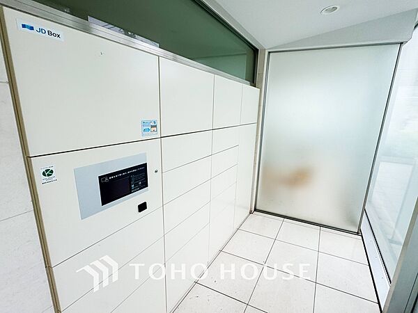 普段留守がちなご家族にも安心な宅配ボックスを完備。