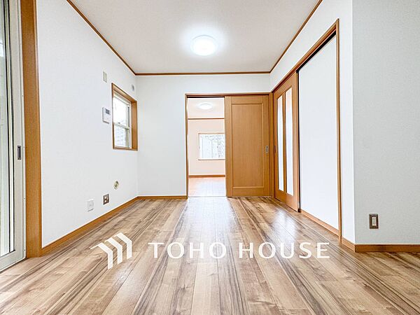 落ち着いた雰囲気に包まれた伸びやかな空間で、ゆったりと家族団らんの時間を過ごせます。