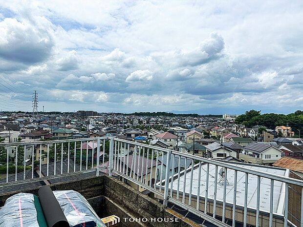 開放的で気持ちの良い眺望と青い空を満喫できます。